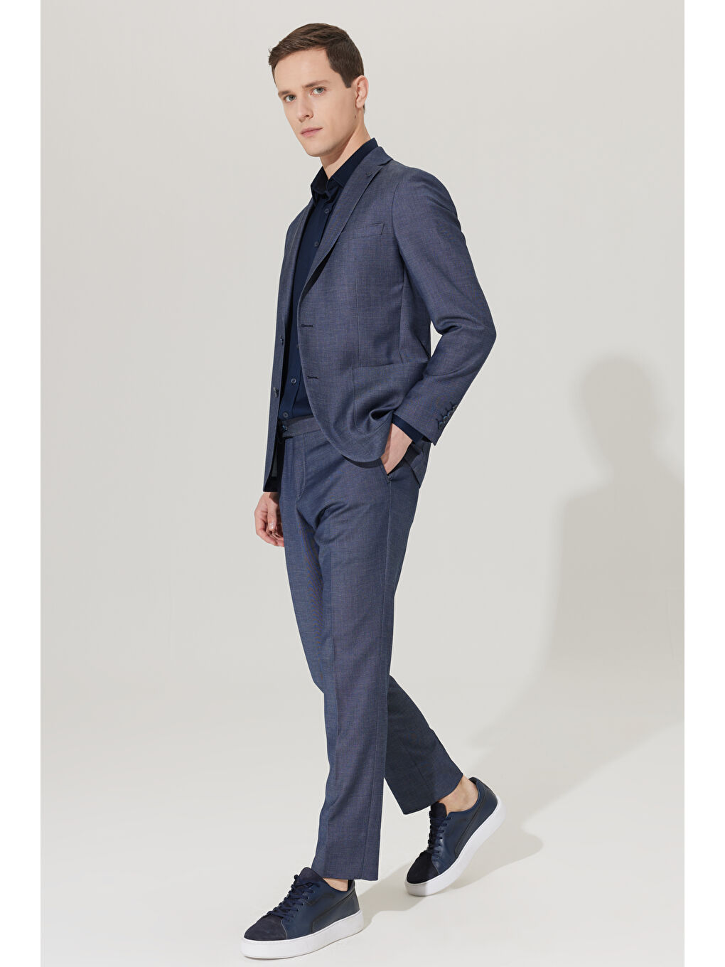 Erkek Lacivert Slim Fit Dar Kesim Mono Yaka Armürlü Takım Elbise-4