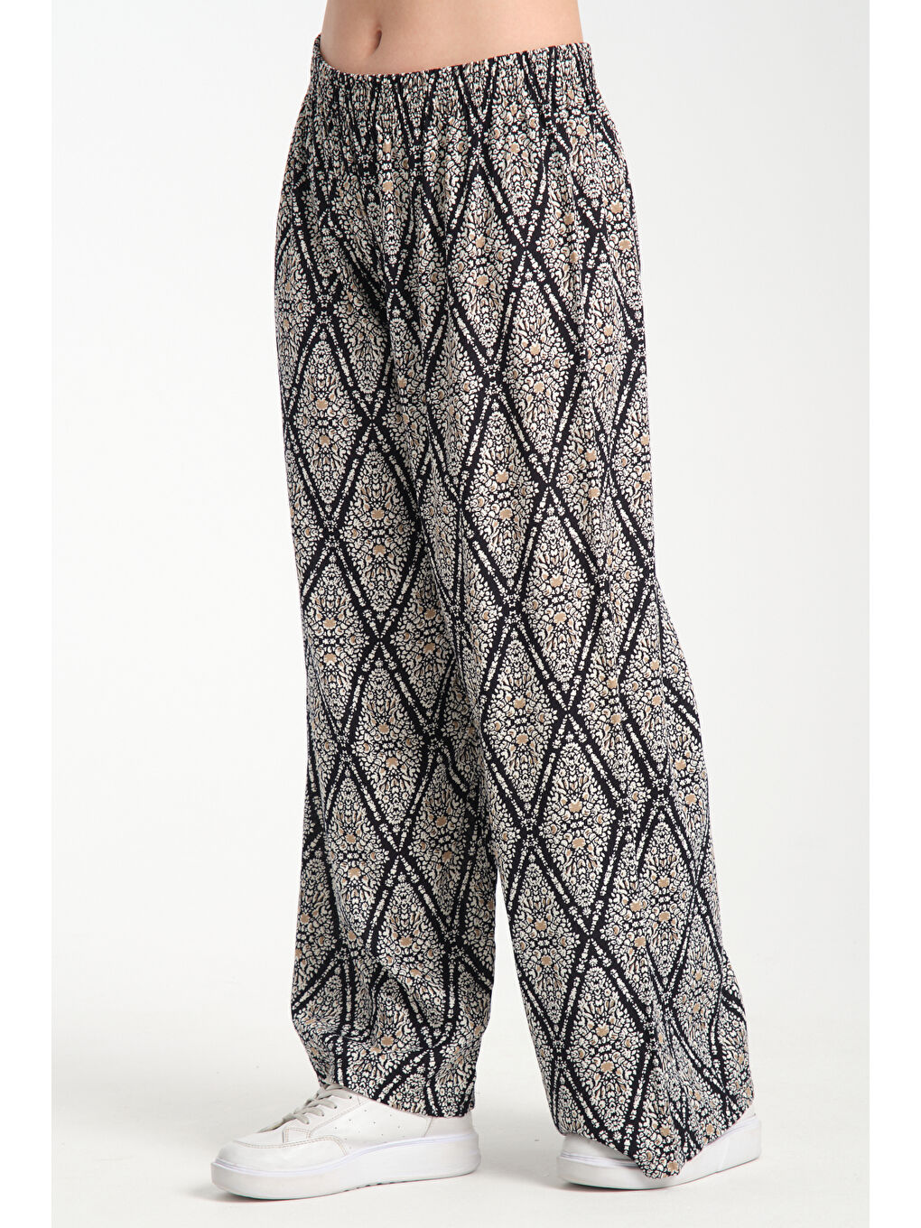 Siyah Kadın Desenli Dökümlü Viskon Pantolon 1064-2