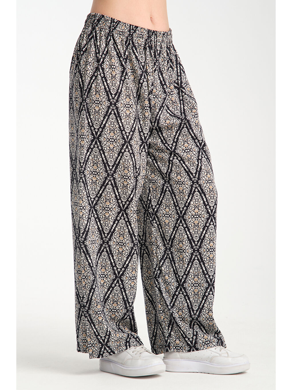 Siyah Kadın Desenli Dökümlü Viskon Pantolon 1064-4