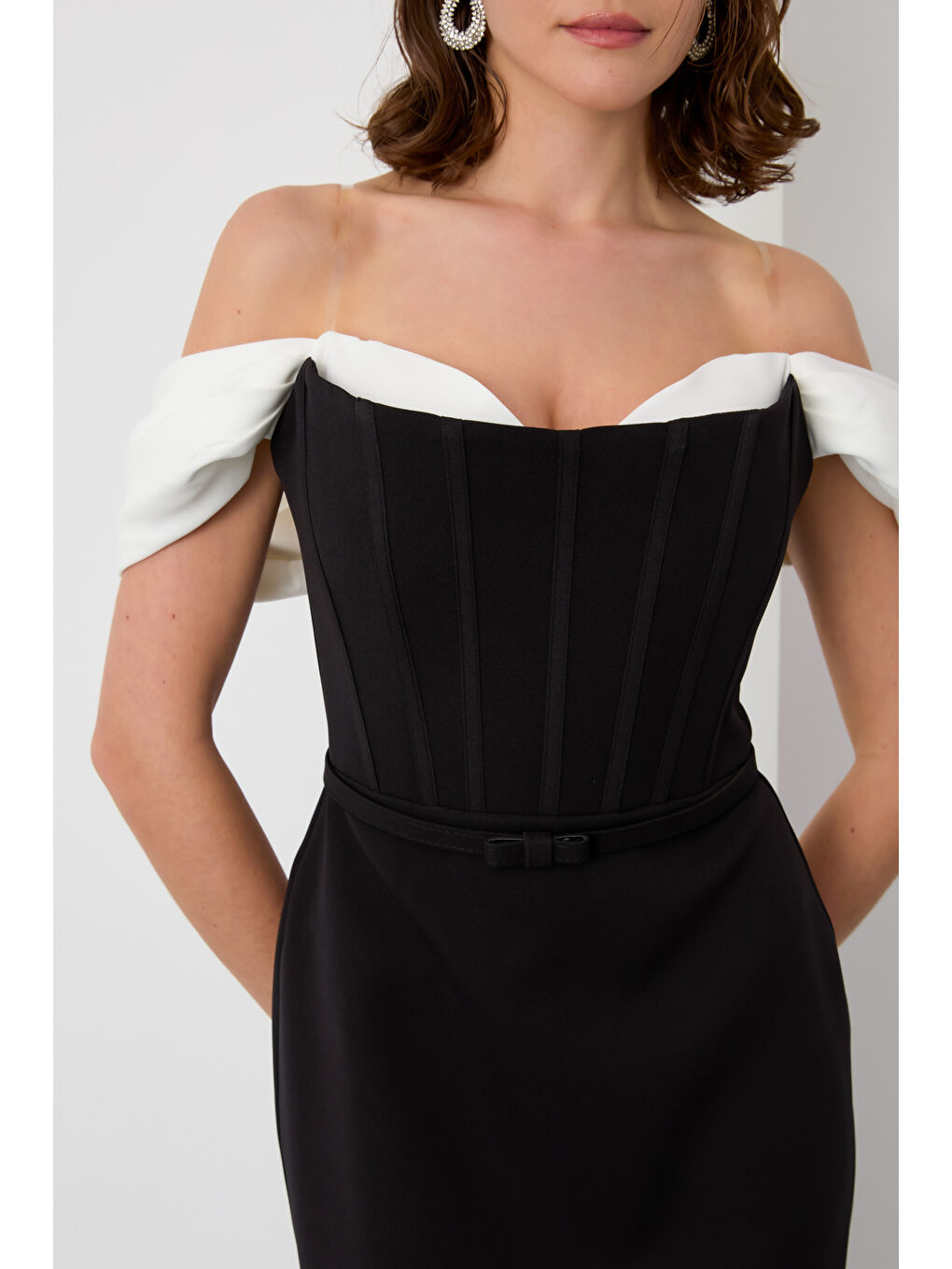 Kadın Siyah Korse Detaylı Midi Kalem Abiye Elbise-3