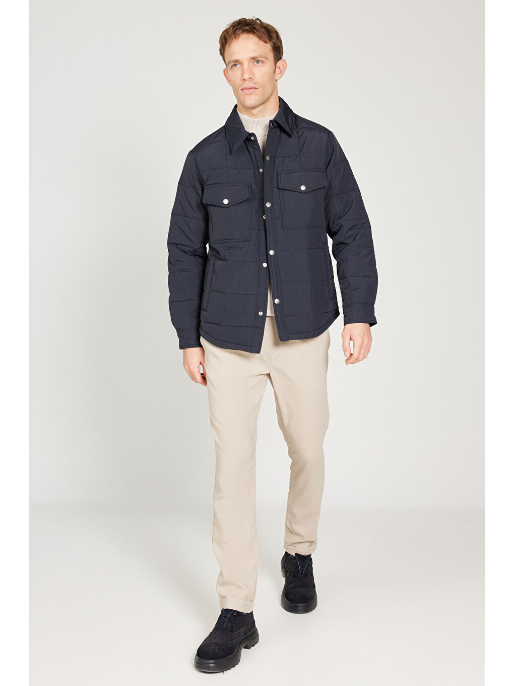 Erkek Siyah Standart Fit Normal Kesim Gömlek Yaka Mont-1