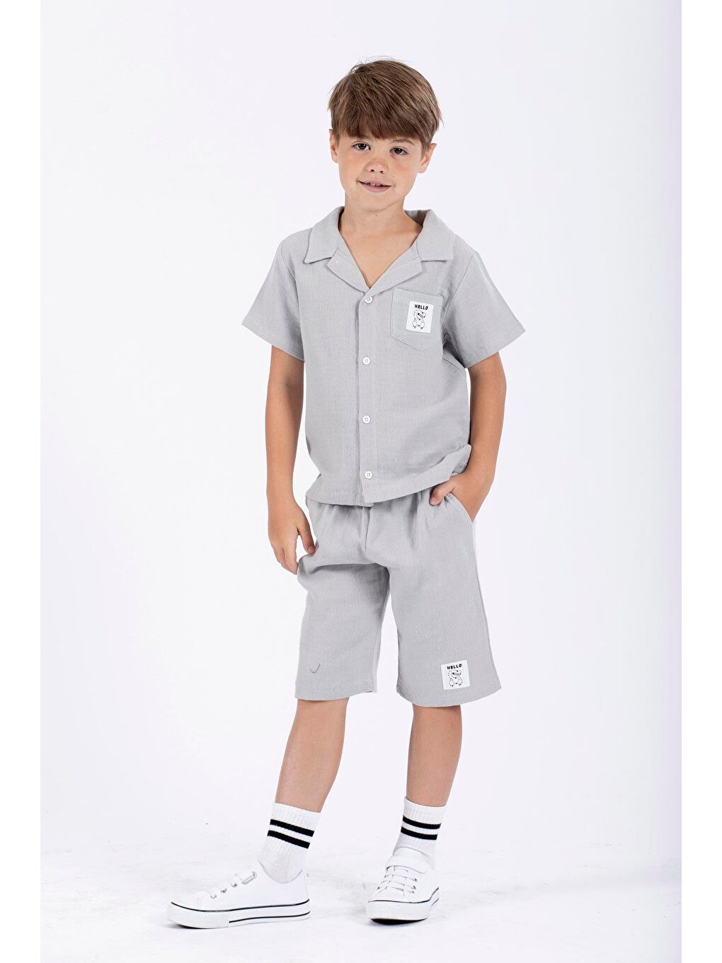 Arma Detaylı Kısa Kol Gömlek Gri Renk Erkek Çocuk Şortlu Takım