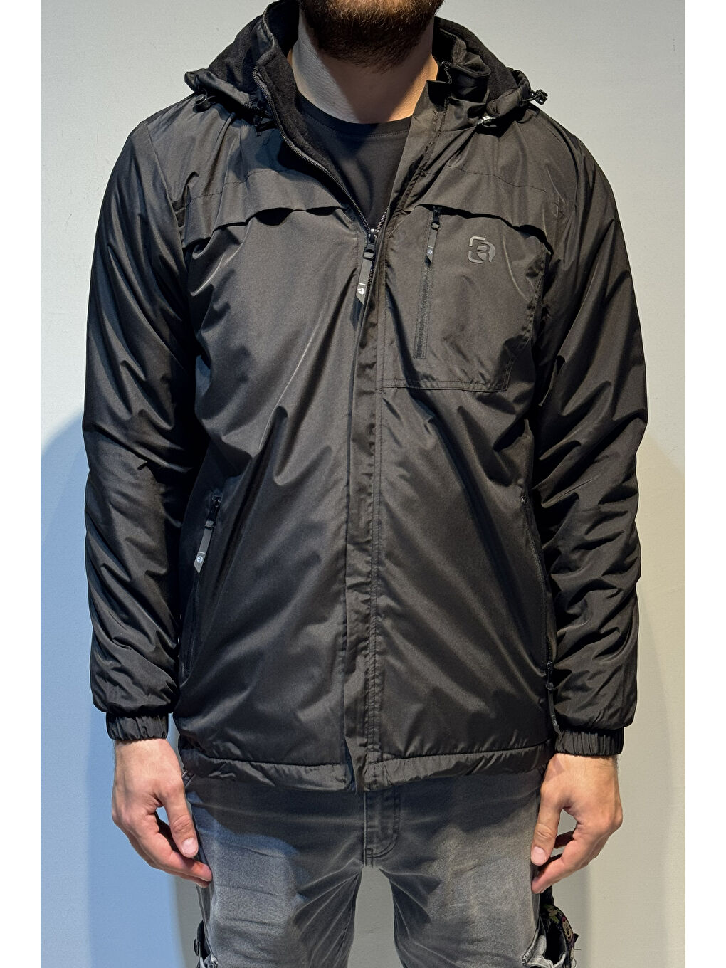 Erkek Kapüşonlu Cep Detaylı İçi Polar Kışlık Mont 2540 Siyah-1