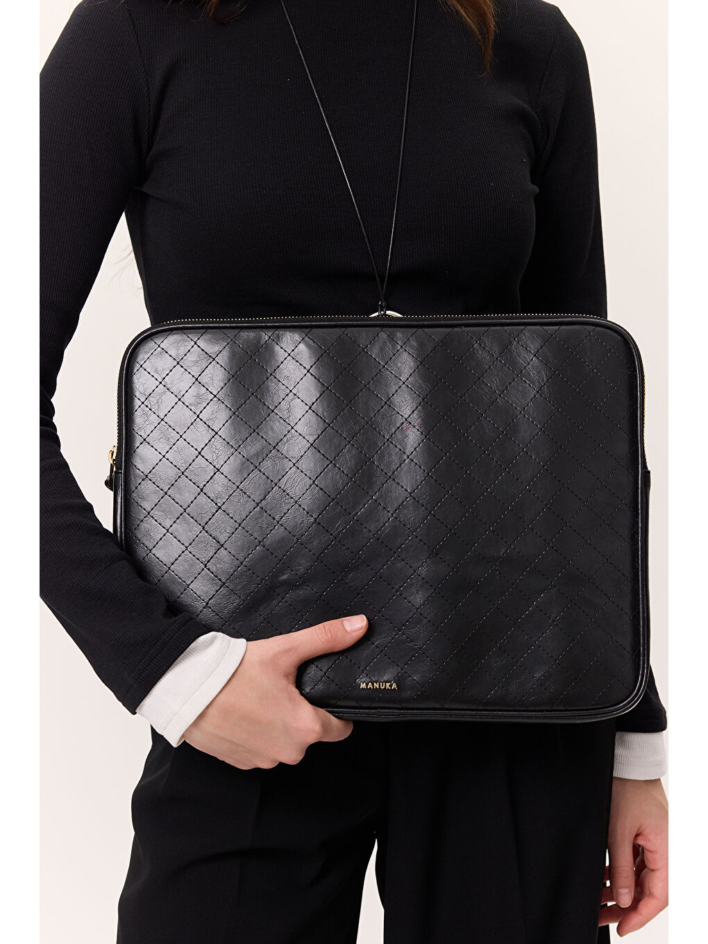 Kapitone Laptop Çantası Siyah-3