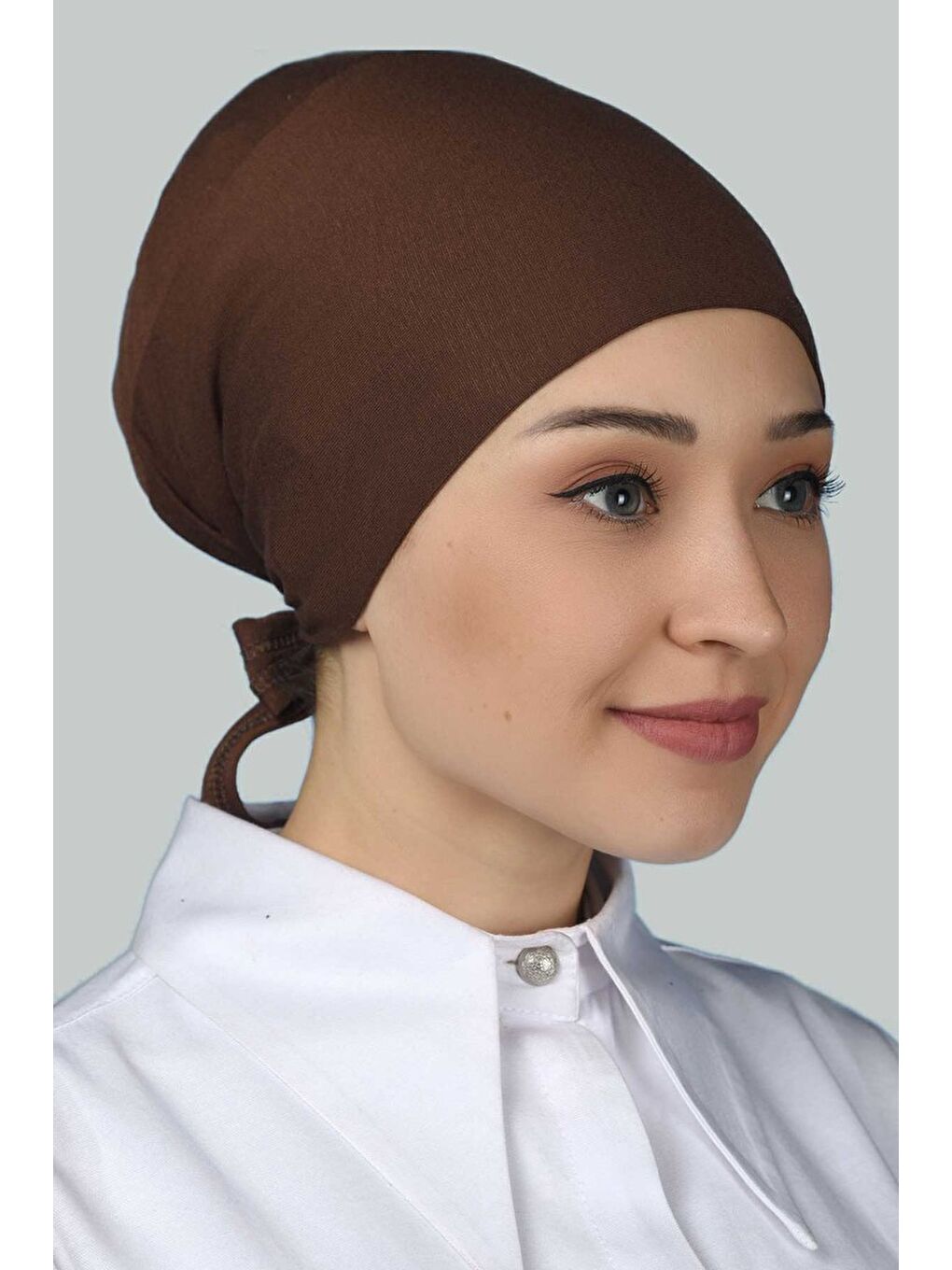 Kahverengi Kadın Pratik Dikişsiz Bağcıklı Kaymayan Tesettür Penye Bone
