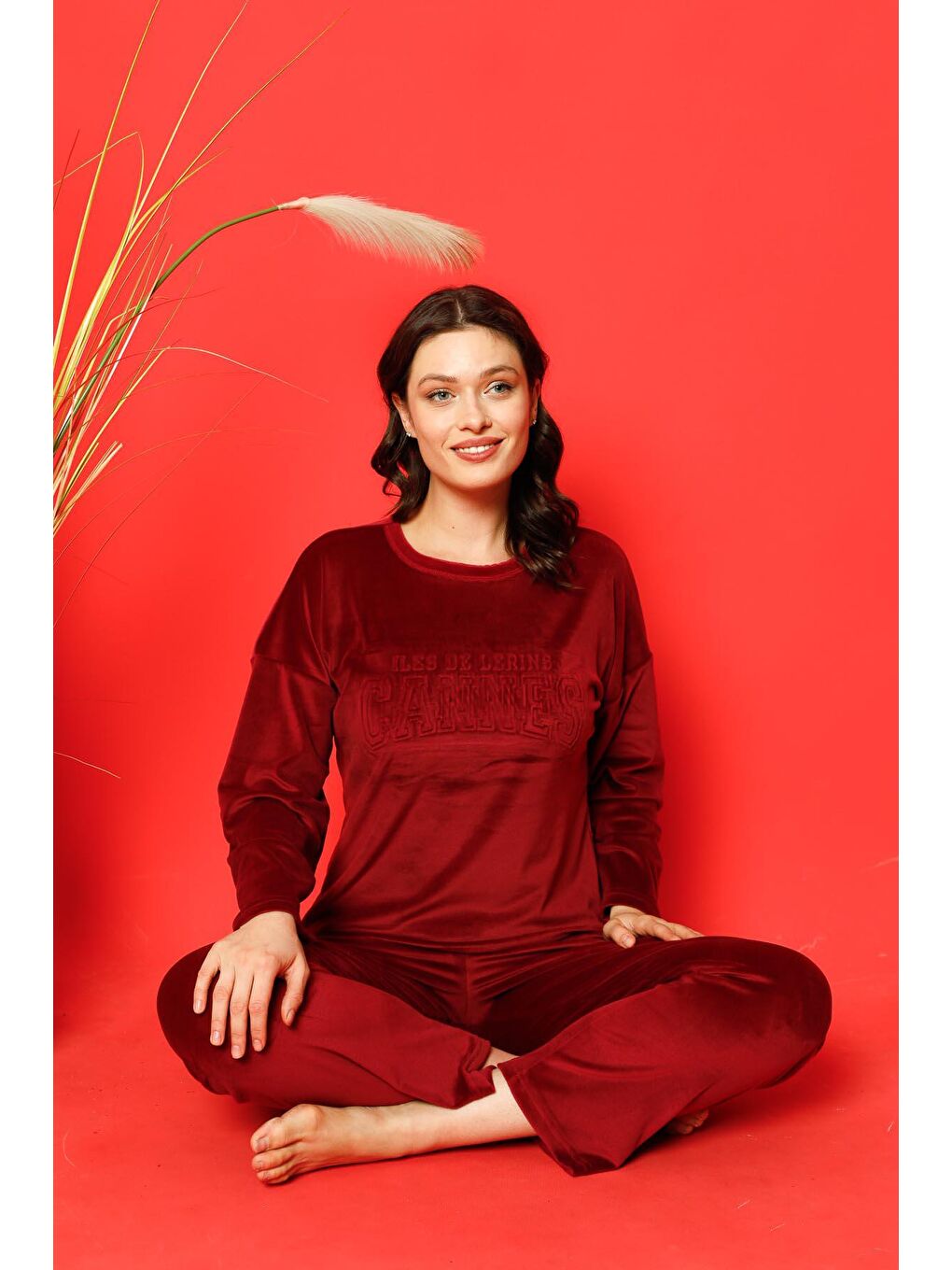 Bordo Kadın Pijama Takımı Fransız Kadife Cannes Kabartmalı Paça Reşmeli Kışlık Mevsimlik-3