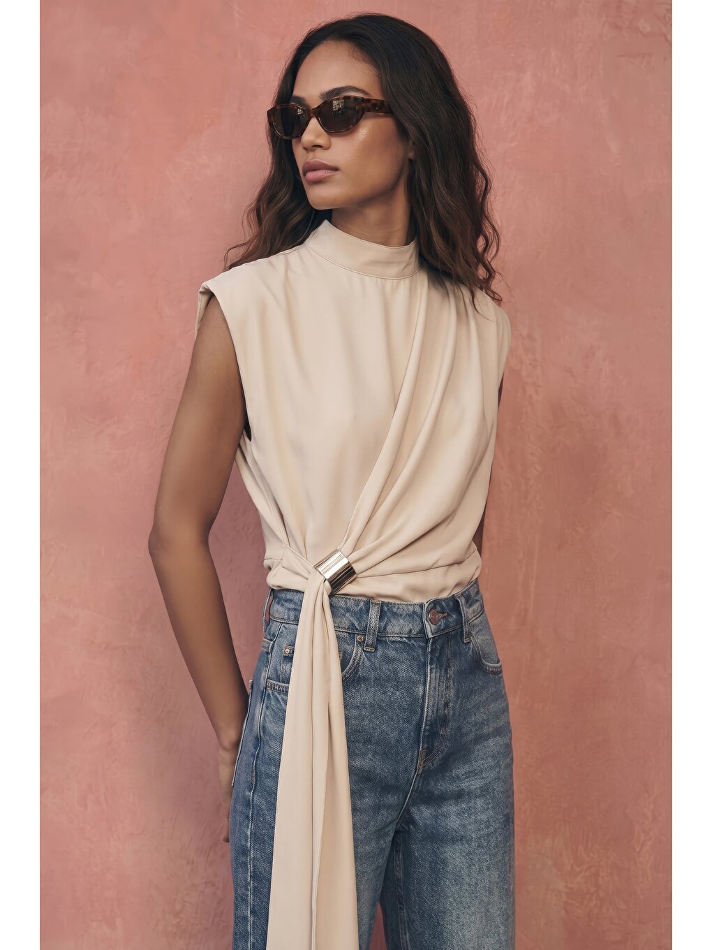 Kuşak Detaylı Aksesuarlı Bluz - Bej-3