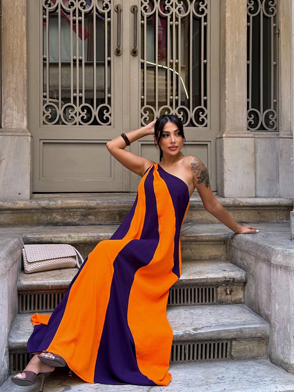 Parça Bloklu Omuz Detay Elbise Siyah Turuncu-4