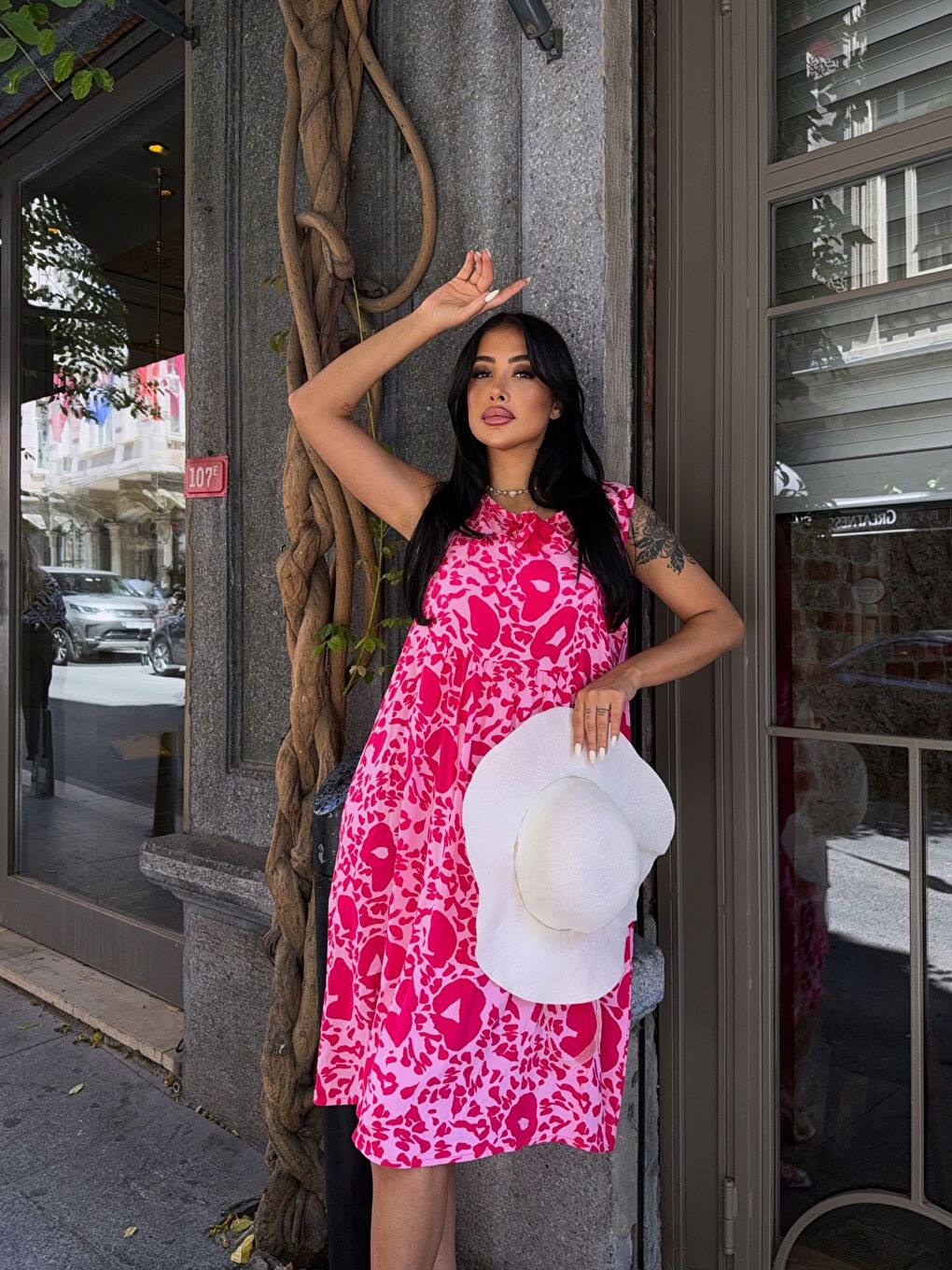 Pembe Yaka Bağcık Detay Desenli Viskon Elbise-2