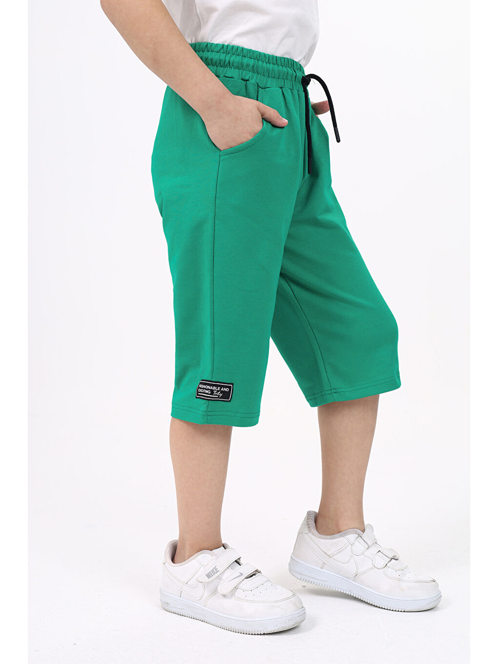 Yeşil Erkek Çocuk Nakışlı Kapri-2