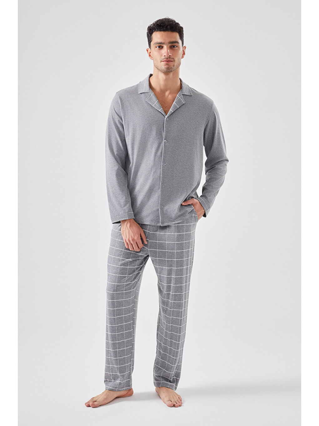 Erkek Pamuklu Gri Ekose Desenli Uzun Kollu Cep Detaylı Gömlek Yaka Pijama Takımı-1