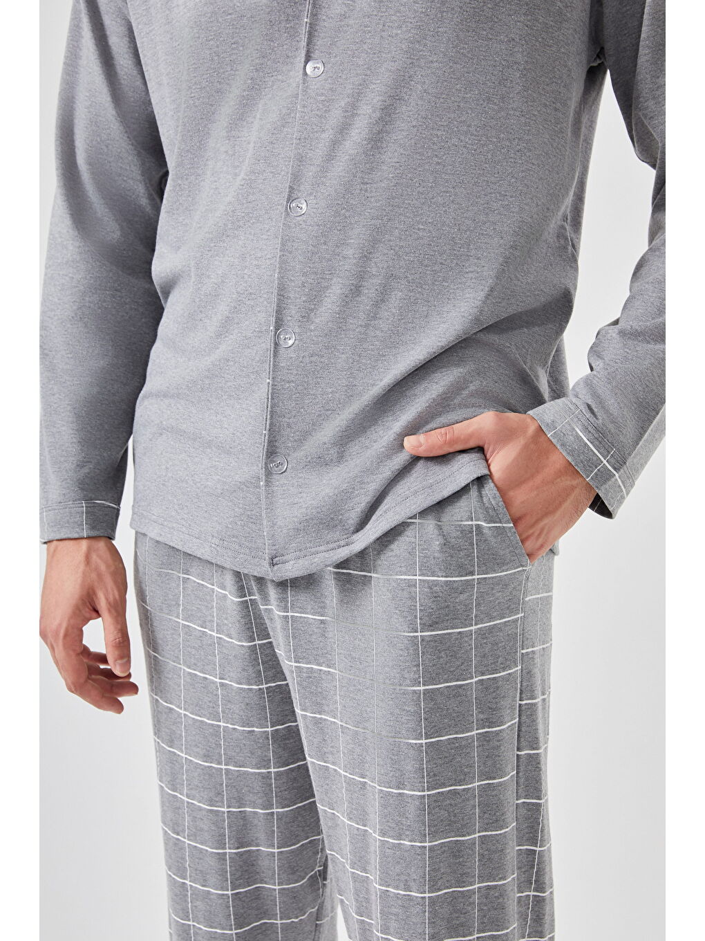 Erkek Pamuklu Gri Ekose Desenli Uzun Kollu Cep Detaylı Gömlek Yaka Pijama Takımı-5