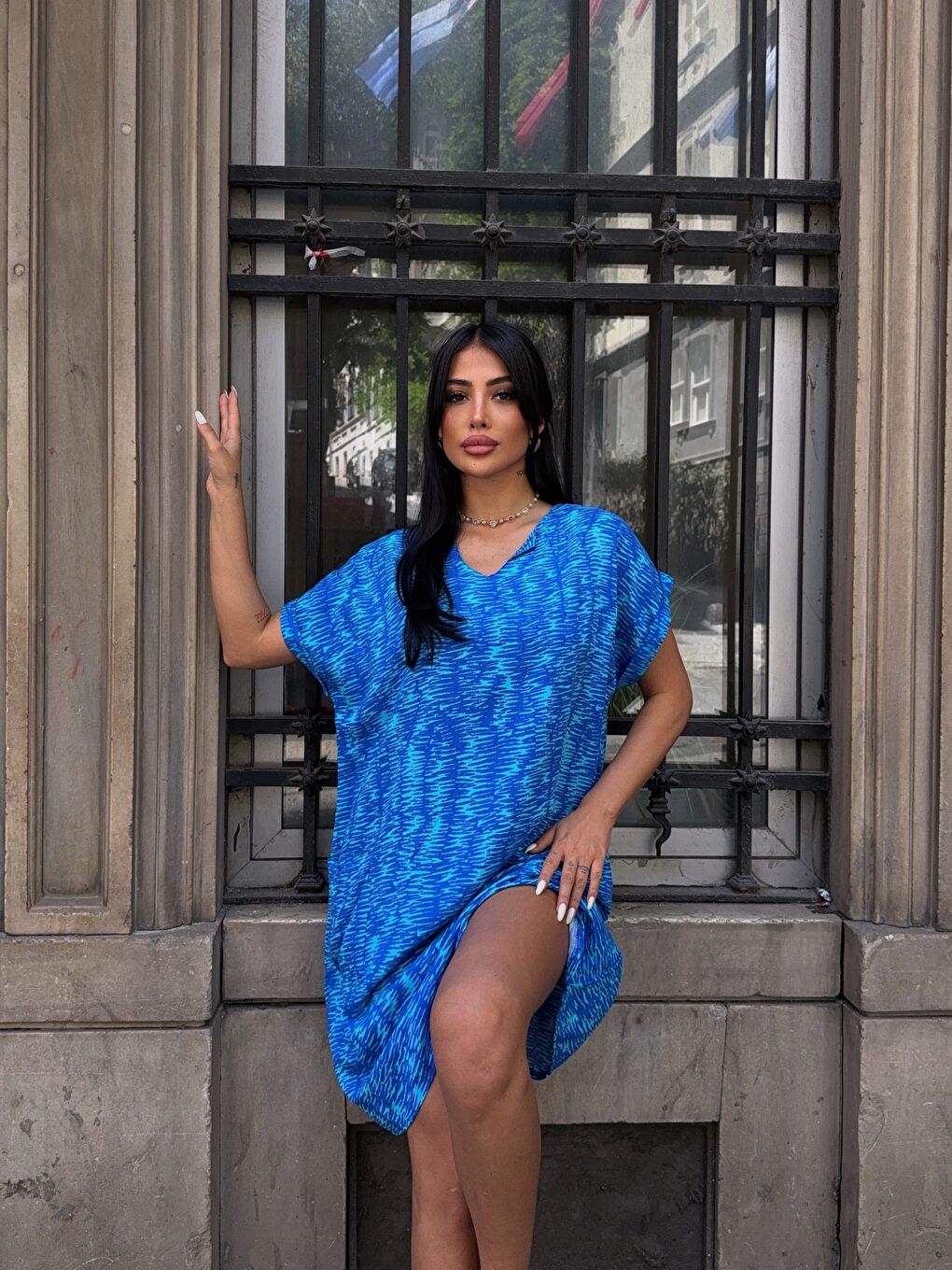 Mavi Kısa Kol V Yaka Desenli Elbise-2