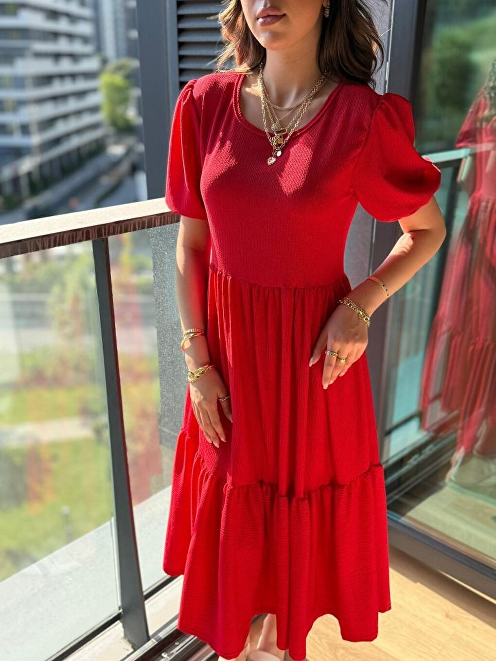 Kırmızı Kadın Kısa Kollu Yakası Açık Katlı Bürümcük Balon Elbise-3