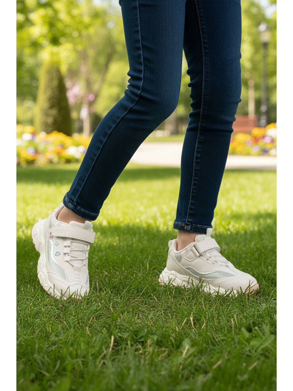 Beyaz Cırtlı Hafif Kız Çocuk Spor Ayakkabı Bella Kısa P-1