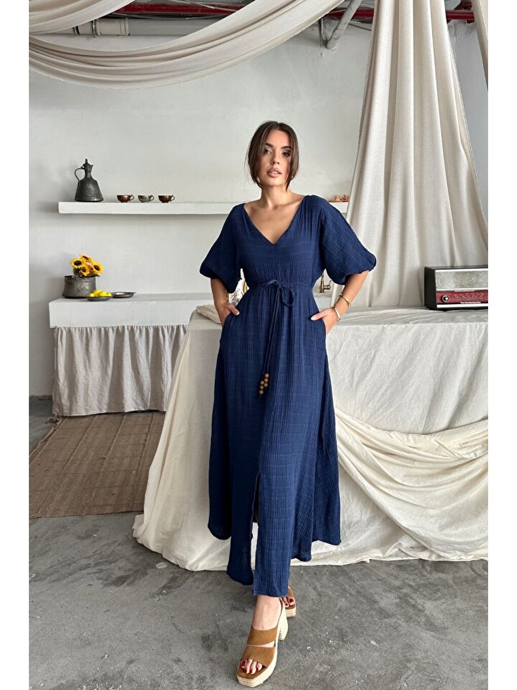 V YAKA BEL BONCUK BAĞLAMALI MÜSLİN ELBİSE YIRTMAÇ DETAYLI - Lacivert-1