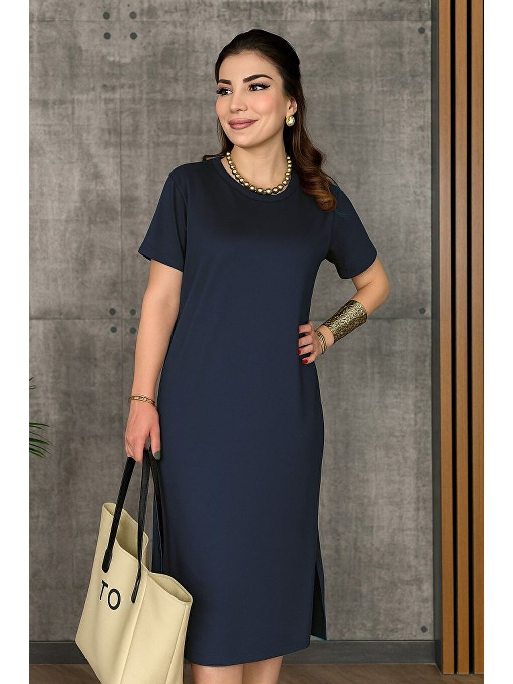 Lacivert Kadın Kısa Kollu Bisiklet Yaka Yırtmaçlı Viskon Iki Iplik Elbise