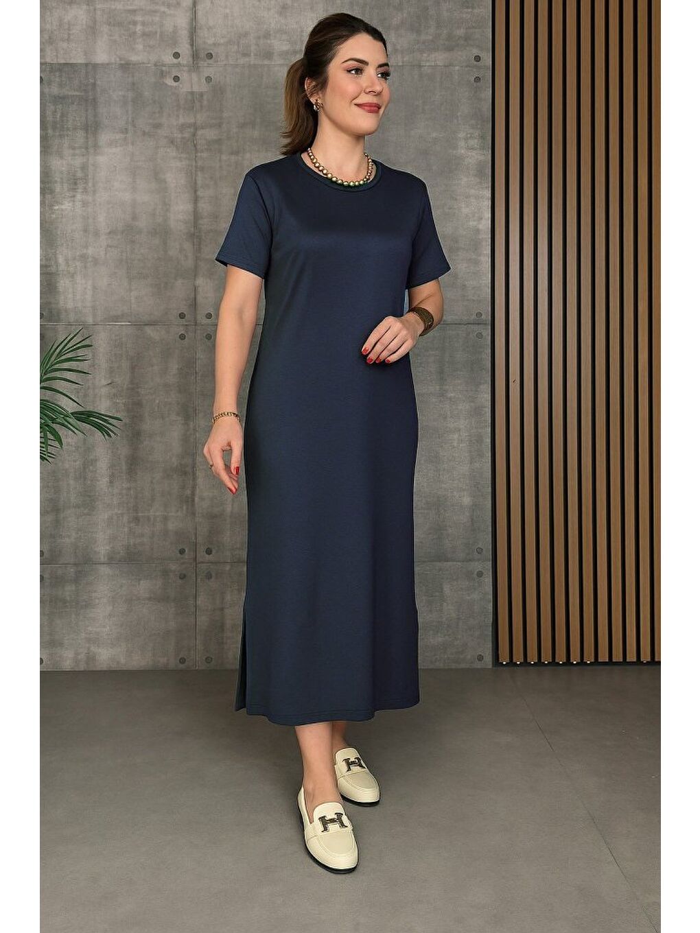 Lacivert Kadın Kısa Kollu Bisiklet Yaka Yırtmaçlı Viskon Iki Iplik Elbise-1