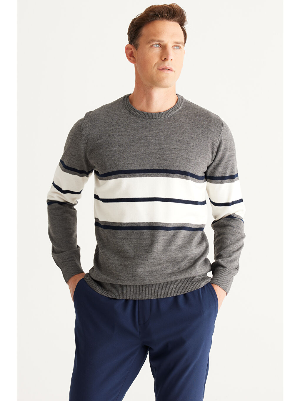 Erkek Gri-Lacivert Standart Fit Normal Kesim Bisiklet Yaka Çizgili Triko Kazak