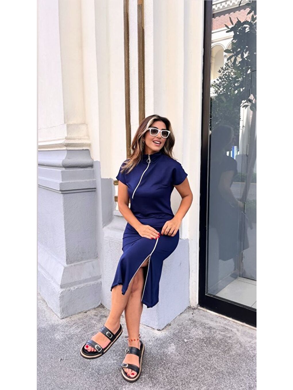 Lacivert Kadın Kısa Kollu Yakadan Ve Etekten Fermuarlı Midi Viskon Iki Iplik Elbise-1