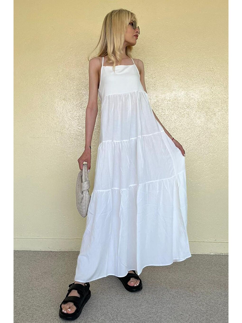 Beyaz Sırt Dekolteli Pileli Uzun Elbise-5