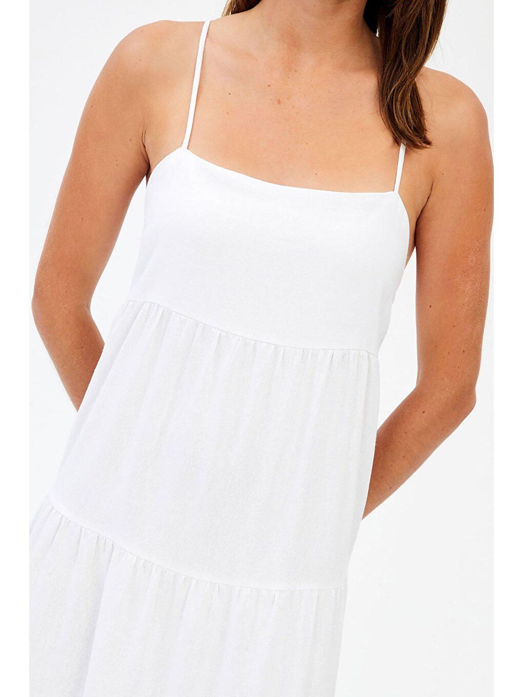 Beyaz Sırt Dekolteli Pileli Uzun Elbise-6