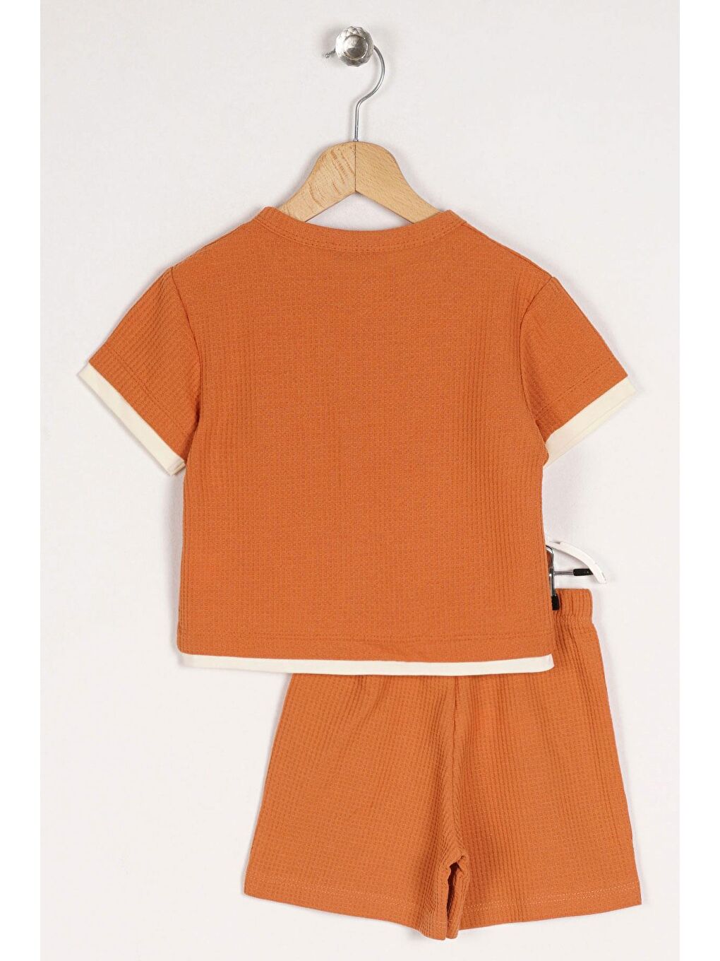Kahverengi Bisiklet Yaka Kısa Kol Yakası Düğmeli Ayıcık Detaylı Kiremit Renk Erkek Çocuk Şortlu Takım-1