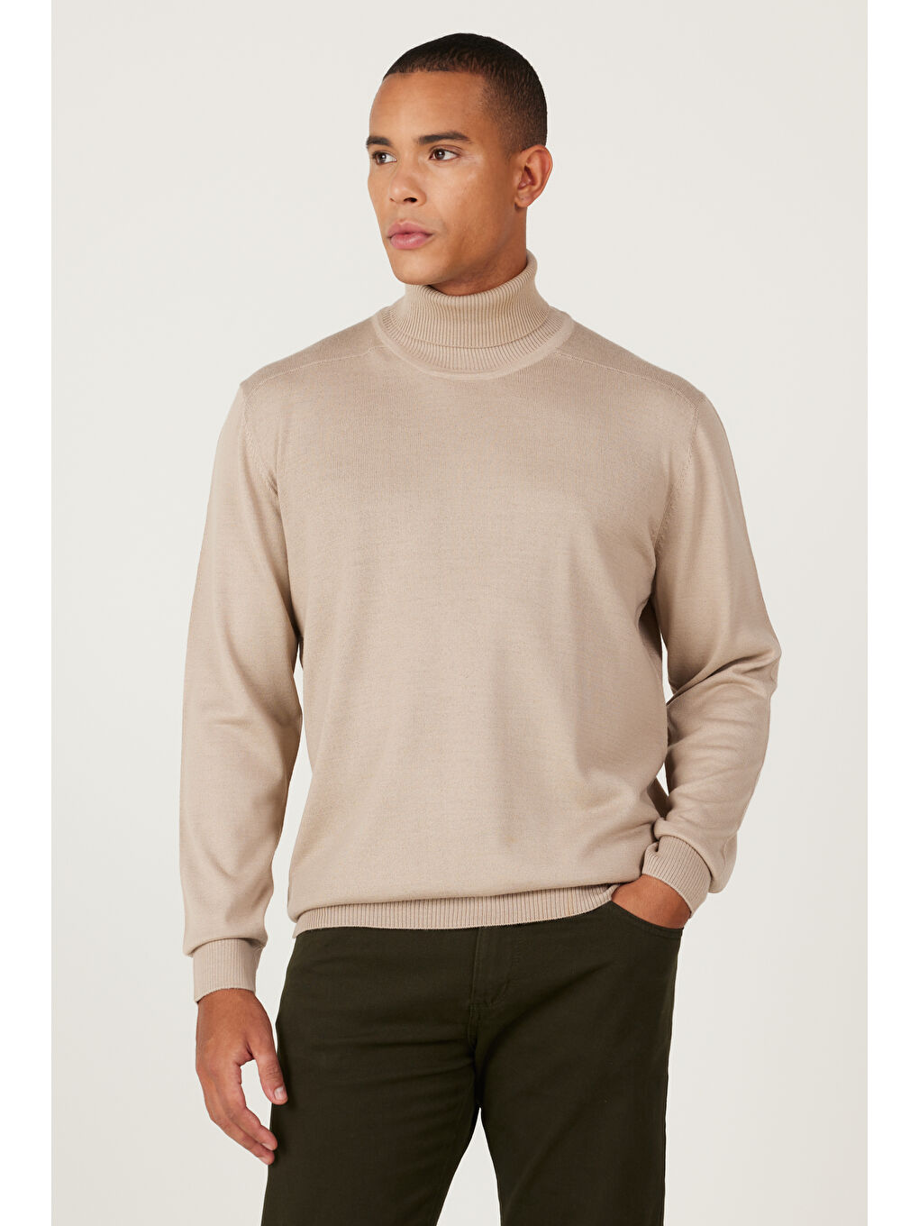 Erkek Bej Standart Fit Normal Kesim Tam Balıkçı Yaka Triko Kazak