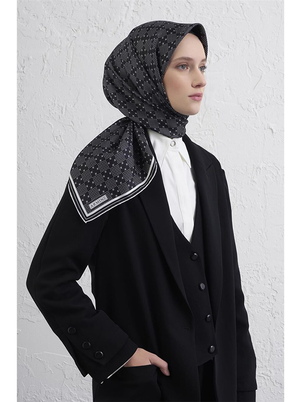 Siyah Saf İpek Sura Eşarp 9440D 20