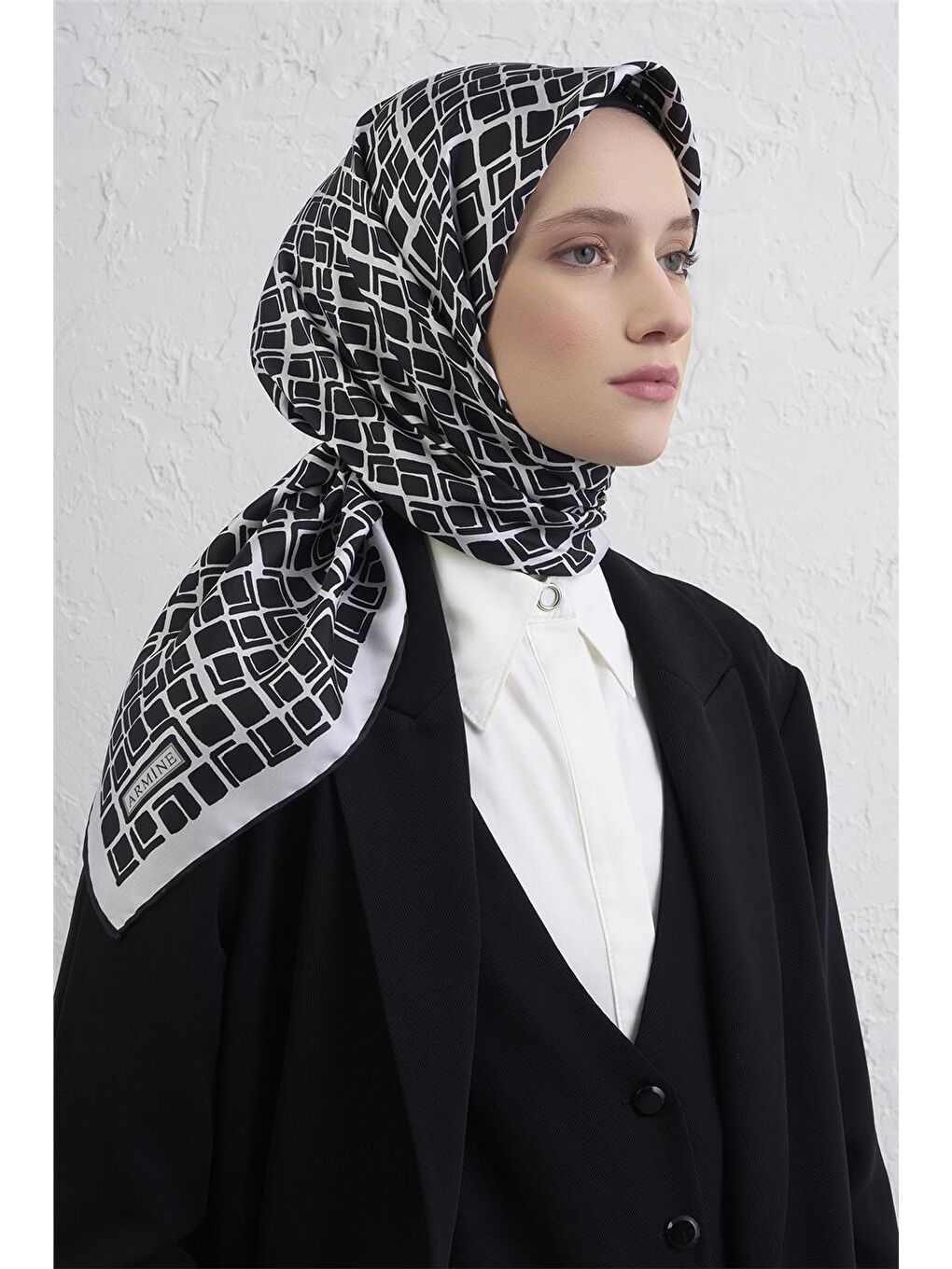 Siyah Saf İpek Sura Eşarp 9438D 59-1