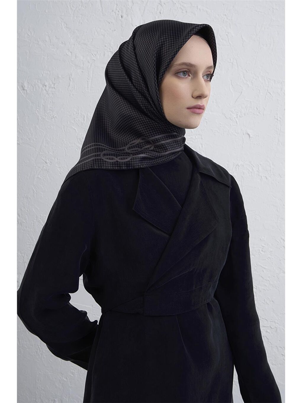 Siyah Saf İpek Sura Eşarp 9404D 11-1