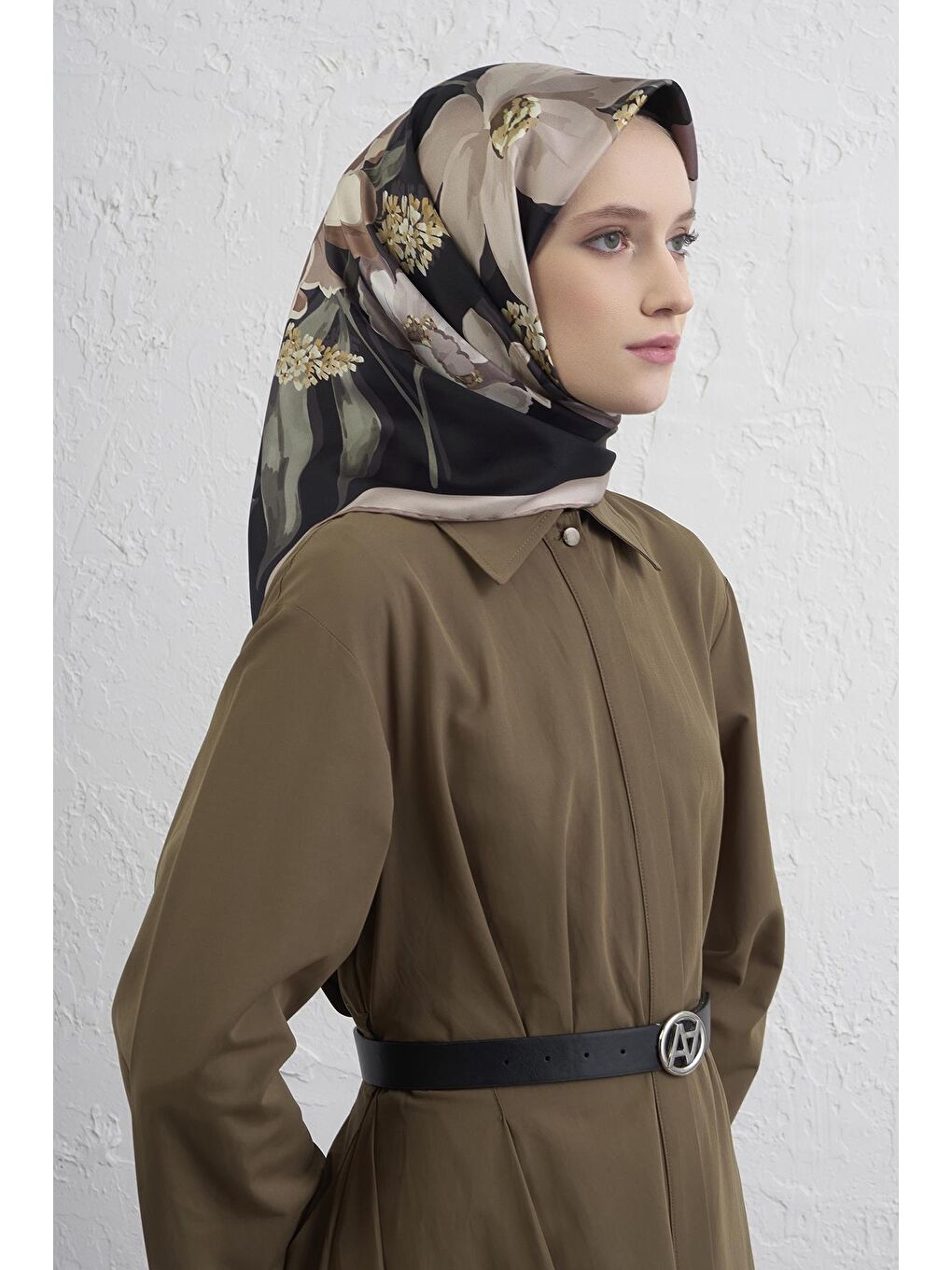 Karışık Çiçek Desenli Saf İpek Twill Eşarp 9414D 5-1