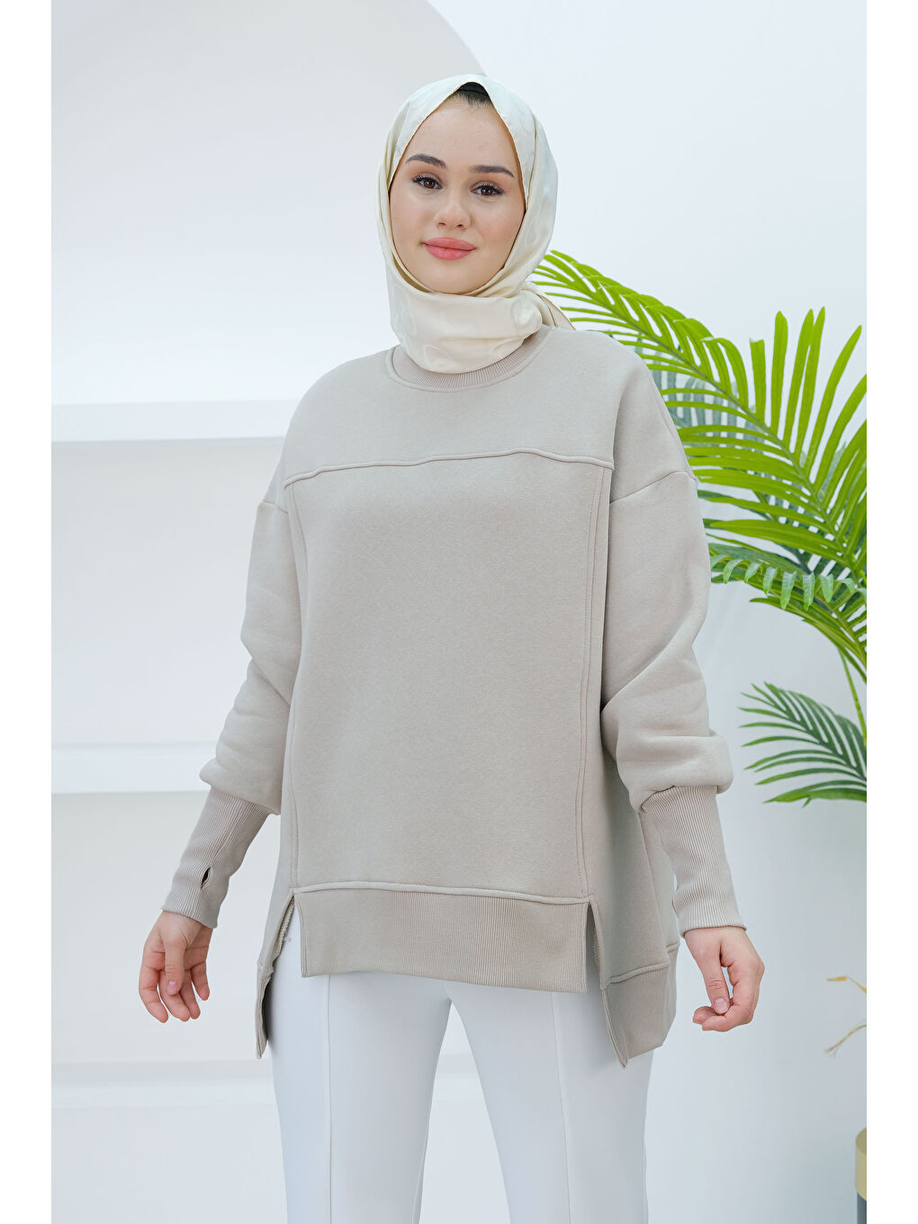 Locco Moda Bej Ön Yırtmaç Ve Parmak Detaylı Sweat Taş