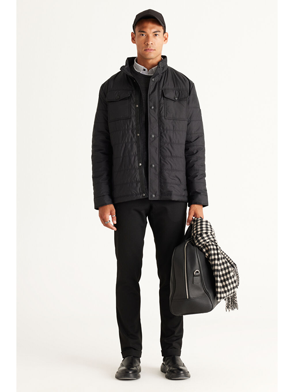 Erkek Siyah Standart Fit Normal Kesim Dik Yaka Mont