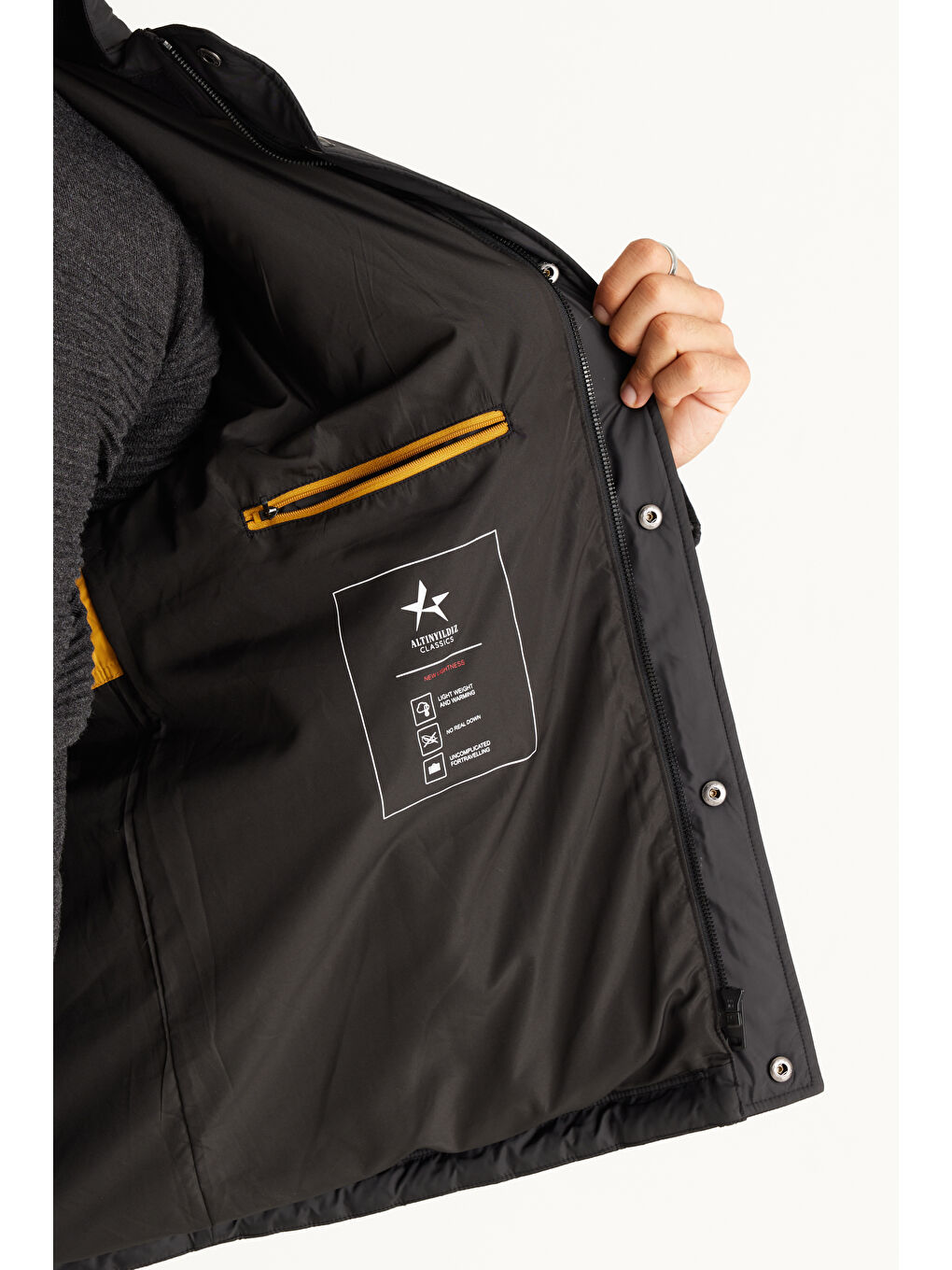 Erkek Siyah Standart Fit Normal Kesim Dik Yaka Mont-4