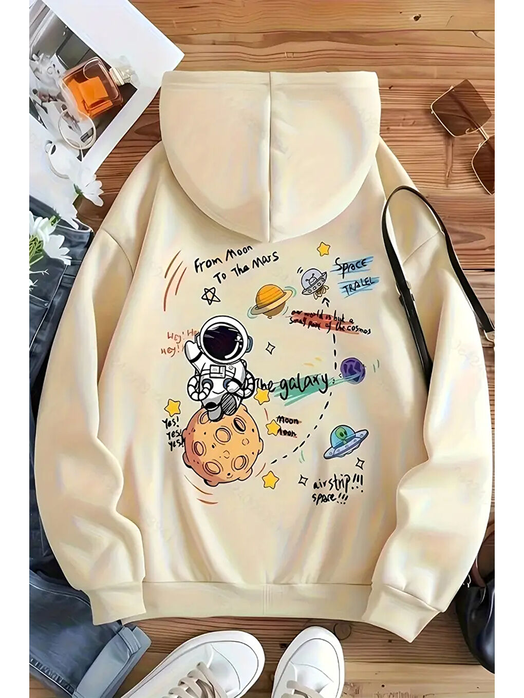 uyguntarz Bej The Galaxy Baskılı Oversize Sweatshirt