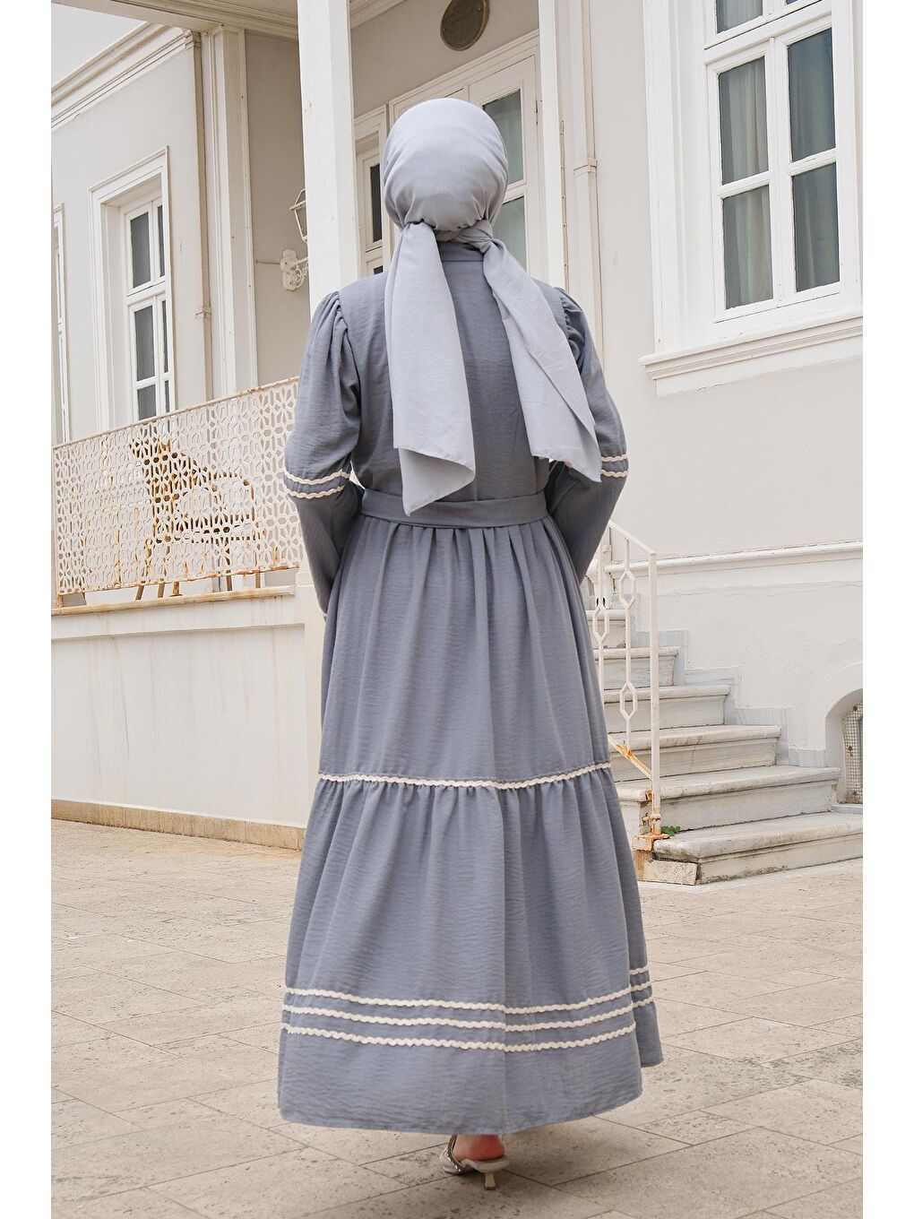 Şerit Detaylı Elbise Gri-3