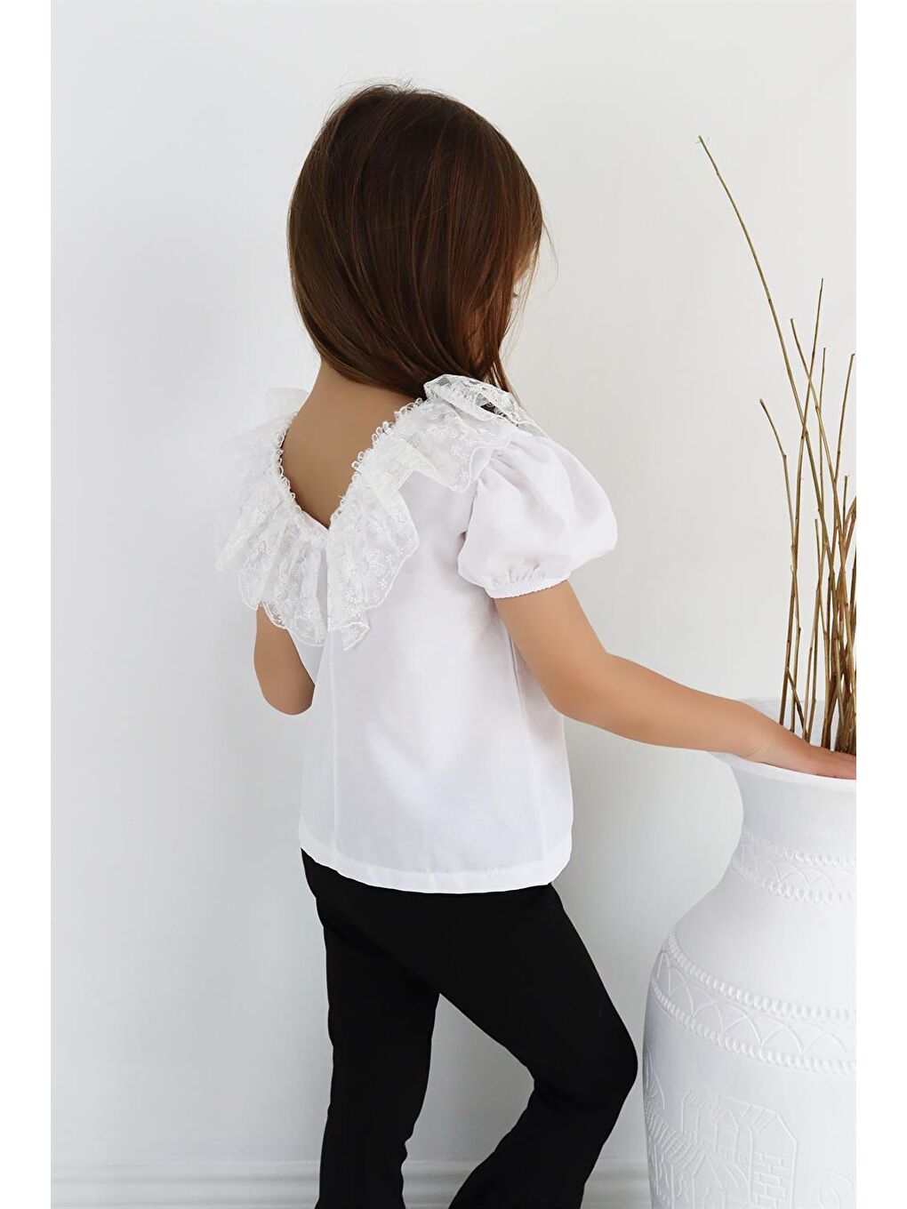 Beyaz Kız Çocuk Queen Bisiklet Yaka Ekru Dantel Detaylı Bluz Ispanyol Tayt 23 Nisan Takım-7