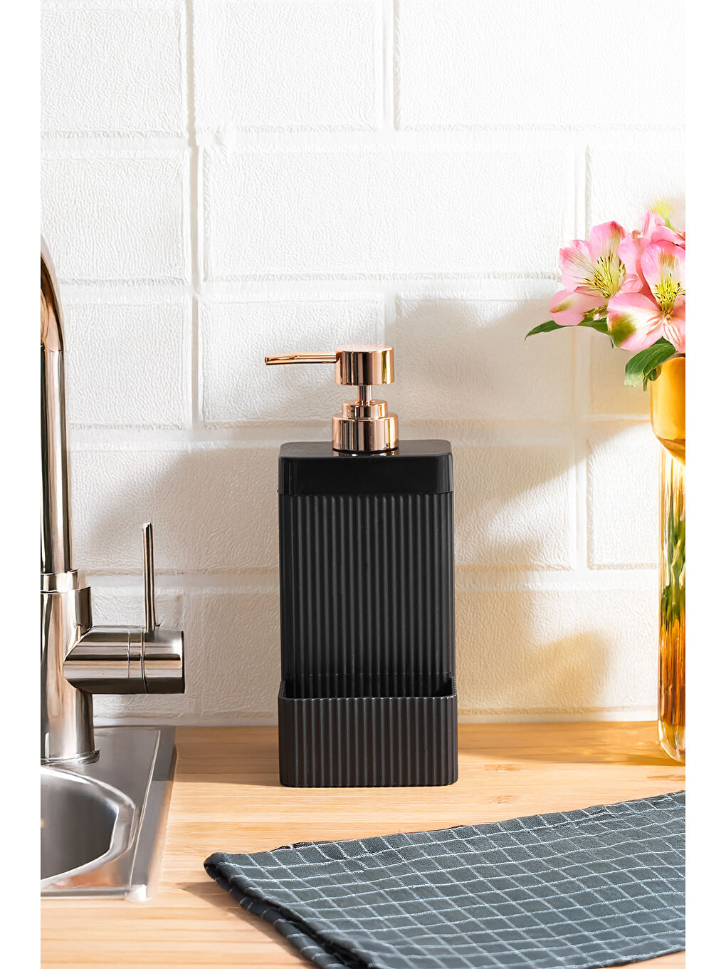 13139 Lisbone Süngerlik Hazneli Banyo ve Mutfak Sıvı Sabunluk 550ML Siyah