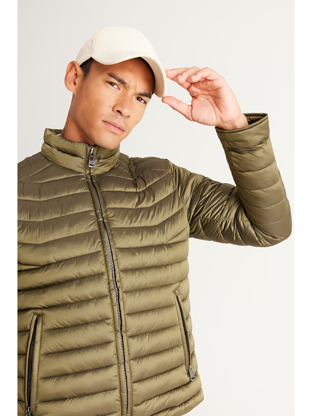 Erkek Haki Standart Fit Normal Kesim Dik Yaka Mont-5