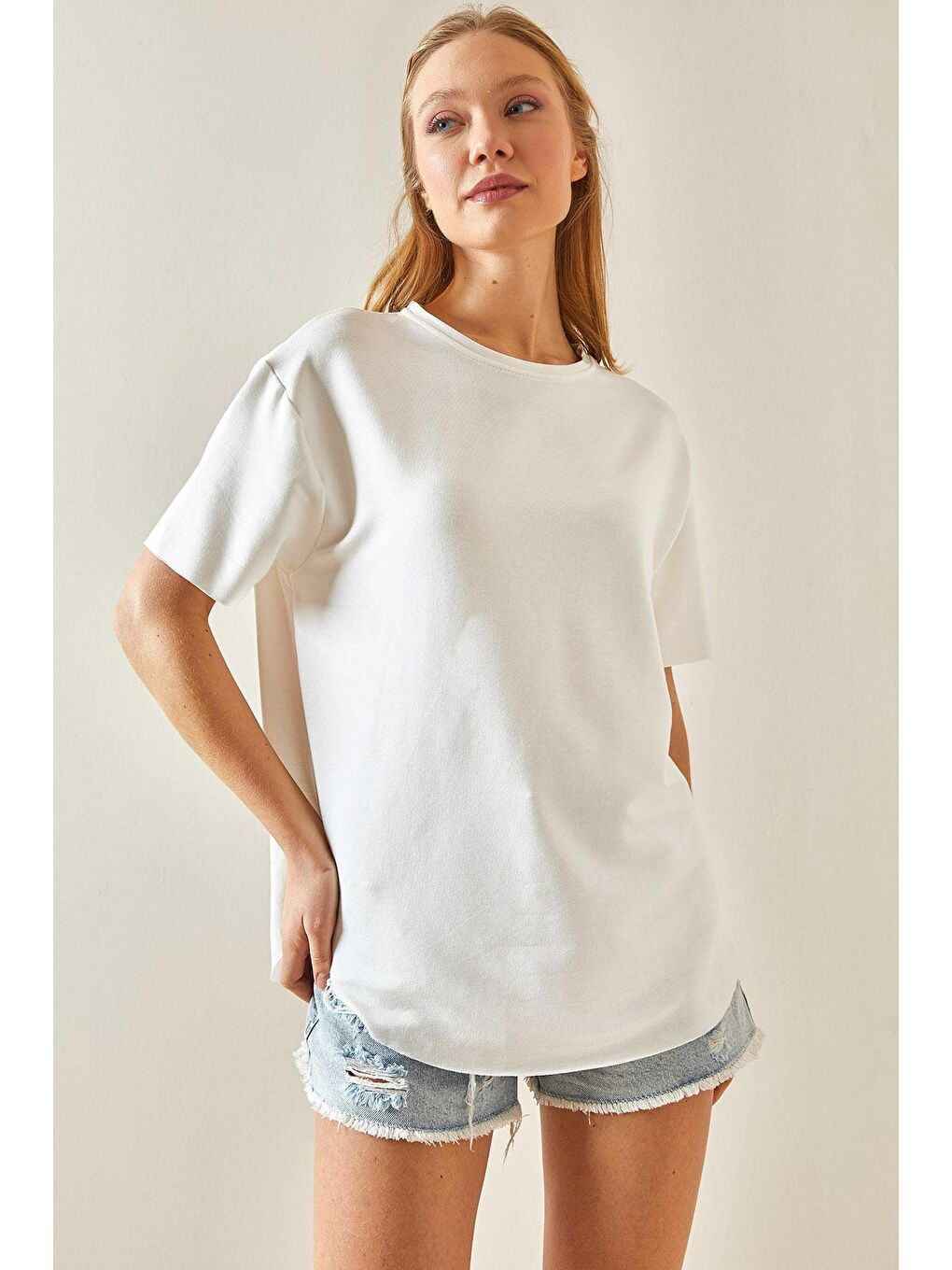 Beyaz Bisiklet Yaka Oval Kesim Tişört 4KXK1-47929-01