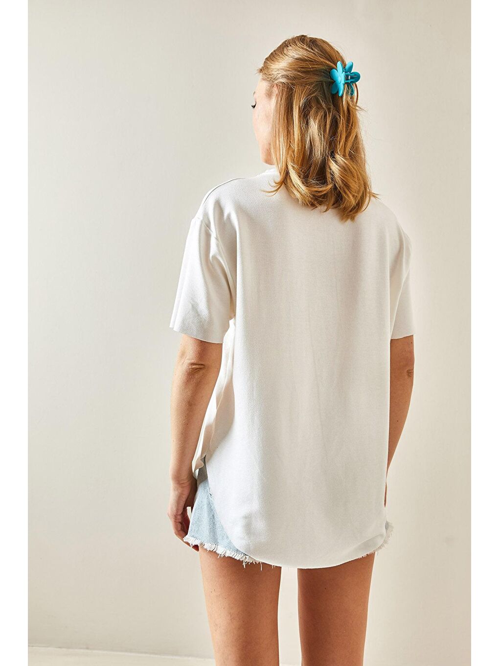 Beyaz Bisiklet Yaka Oval Kesim Tişört 4KXK1-47929-01-3