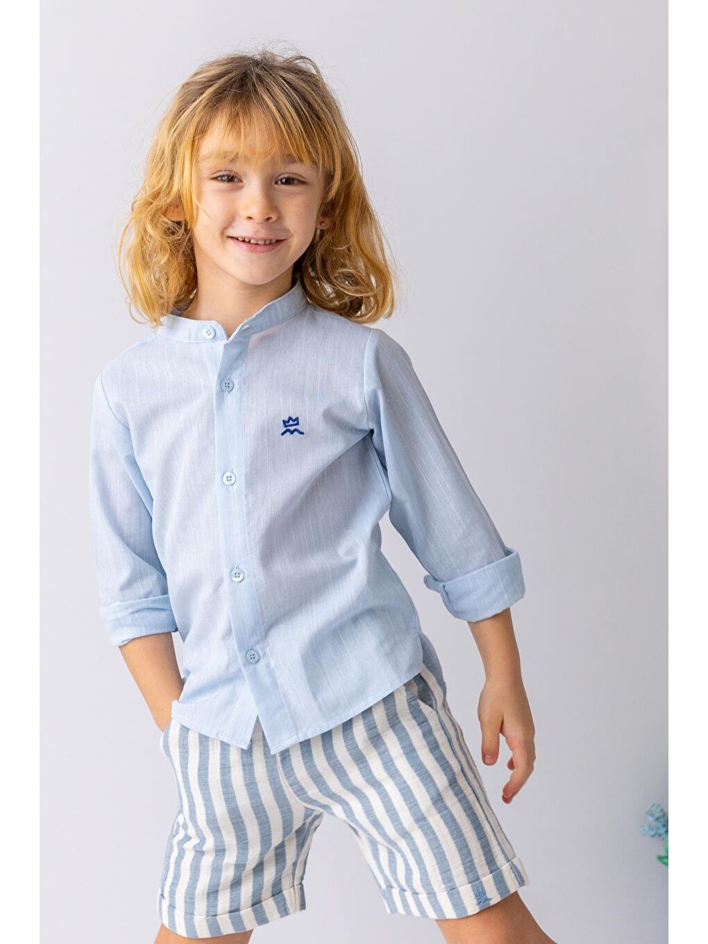 Erkek Çocuk Hakim Yaka Uzun Kollu Gömlek - Açık Mavi-1