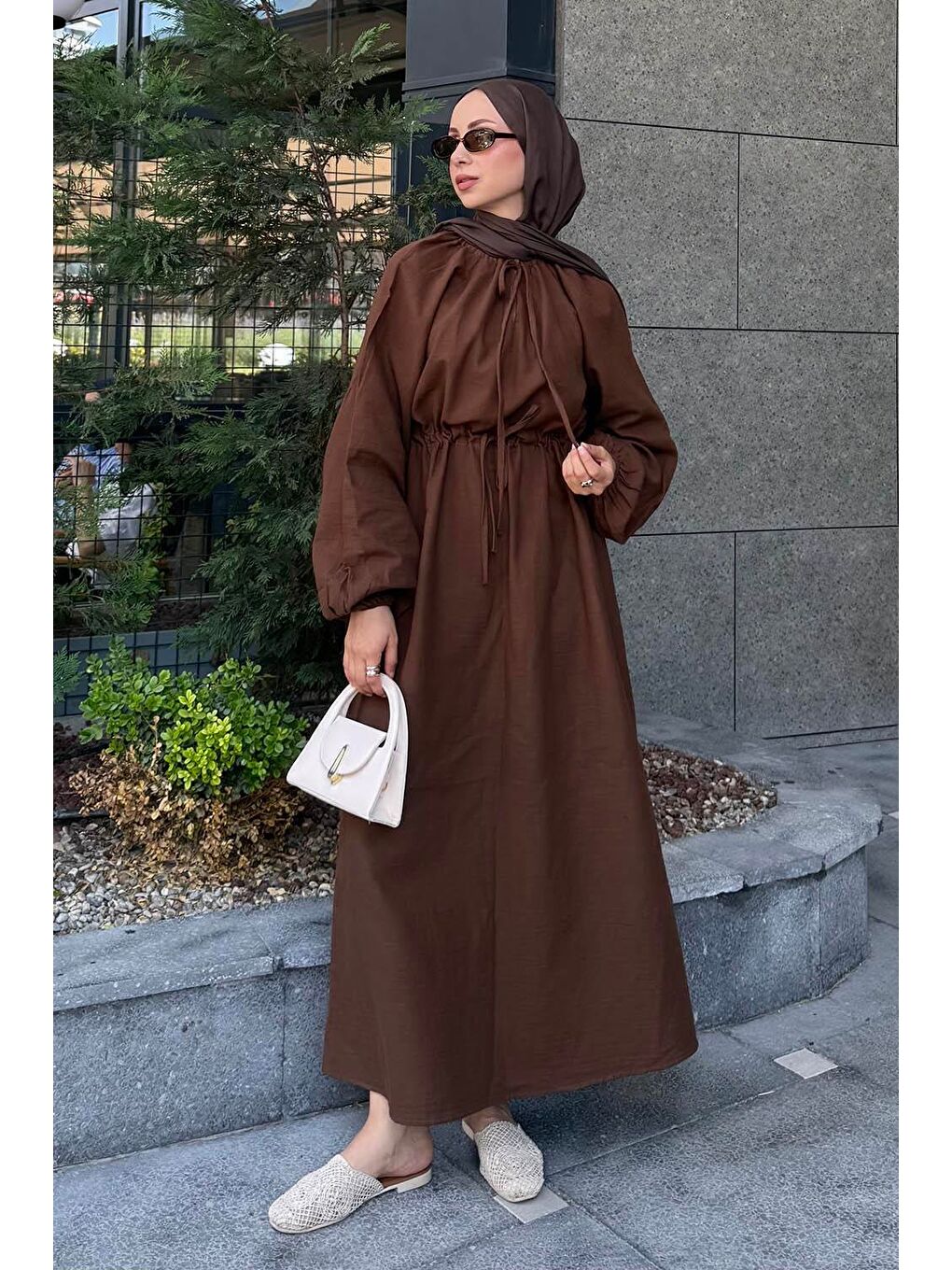 Balon Kol Bağlamalı Tesettür Elbise Acı Kahverengi