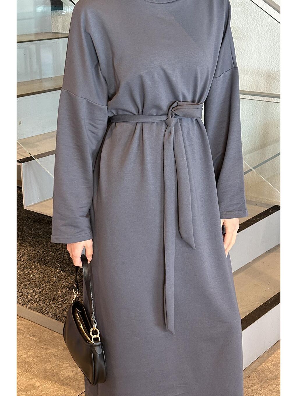 Gri Etek Ucu Armalı Kuşaklı Elbise Füme-2