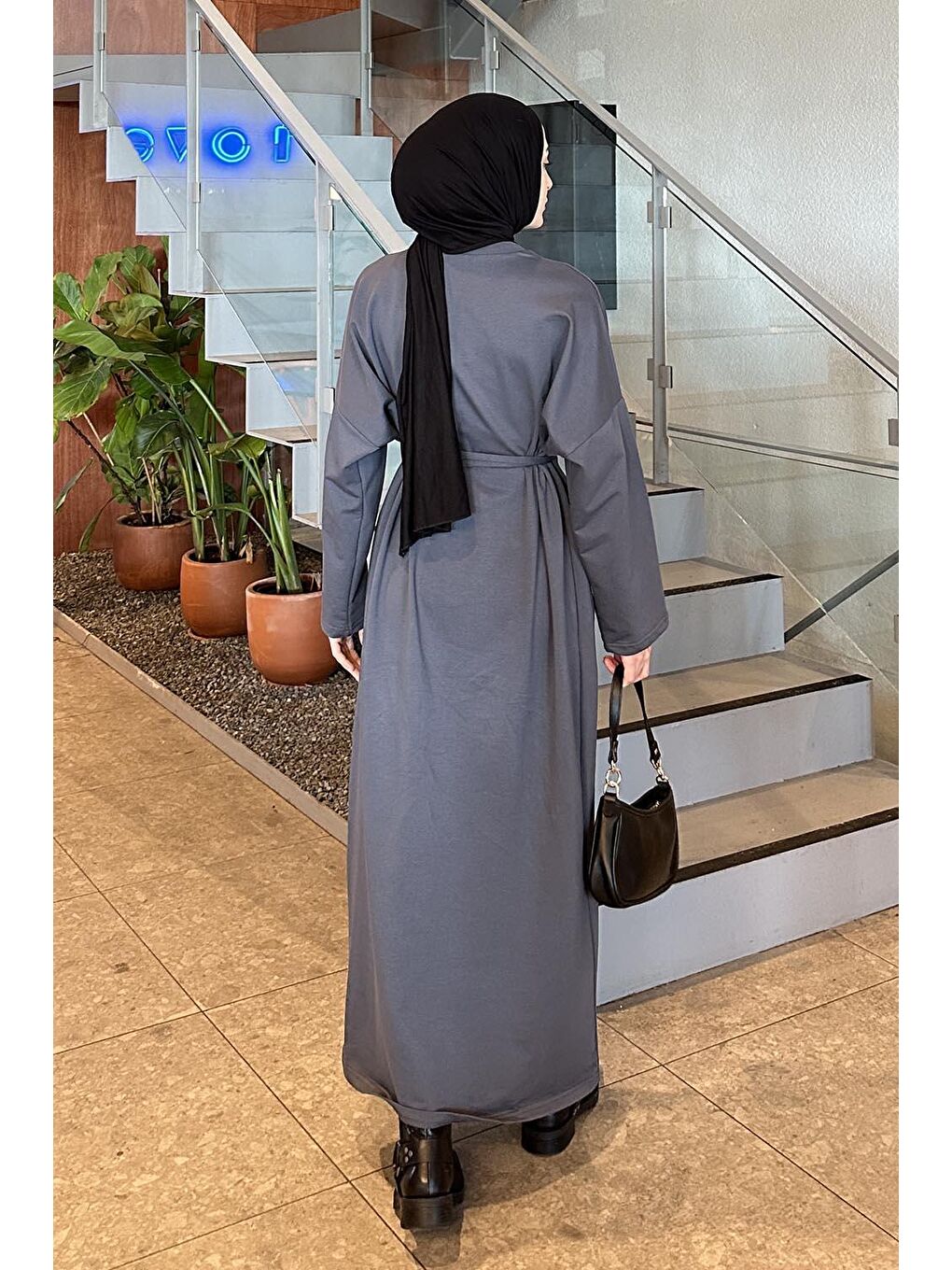 Gri Etek Ucu Armalı Kuşaklı Elbise Füme-3