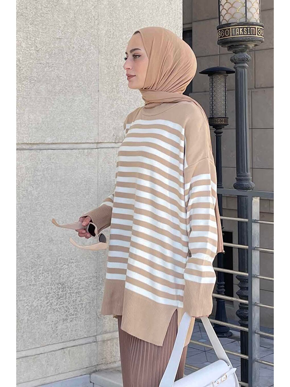 Kahverengi Çizgili Uzun Kazak Sütlü Kahve-1