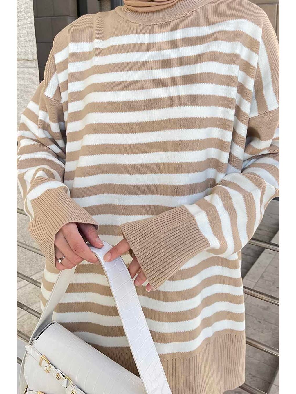 Kahverengi Çizgili Uzun Kazak Sütlü Kahve-2