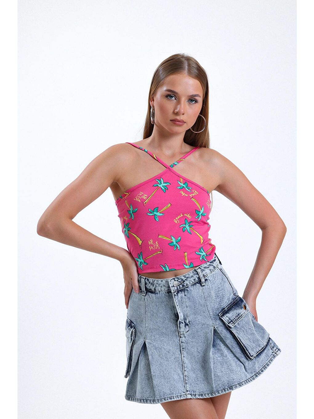 Pembe Önü Çapraz İnce Askılı Desenli Normal Kalıp Elastanlı Crop Bluz IHR-U-2-1