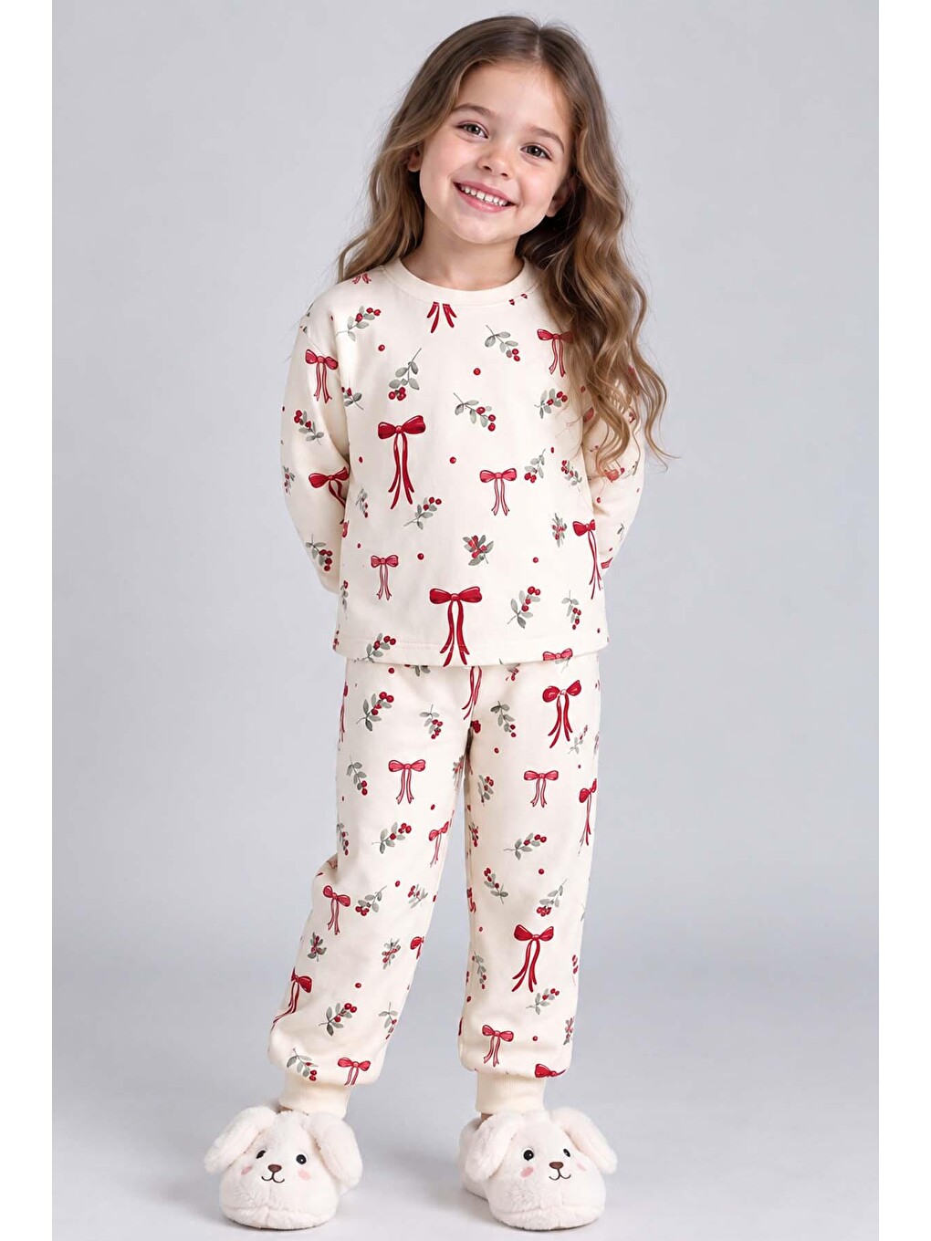 Ekru Kız Çocuk Üzeri Kurdela Ve Kiraz Desenli Bilekleri Lastikli Krem Pijama Takımı